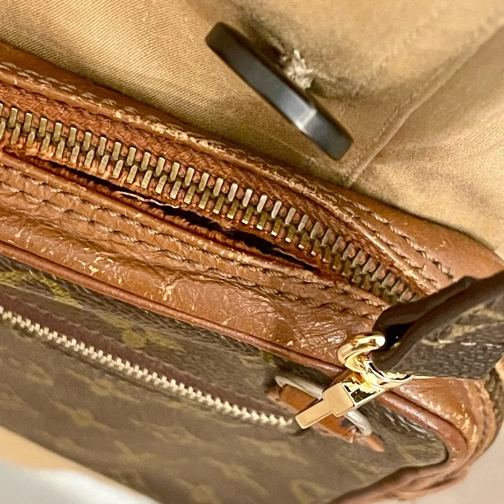 Louis Vuitton Monogram Vintage Saxpo Bag Pouch Clutch Crossbody